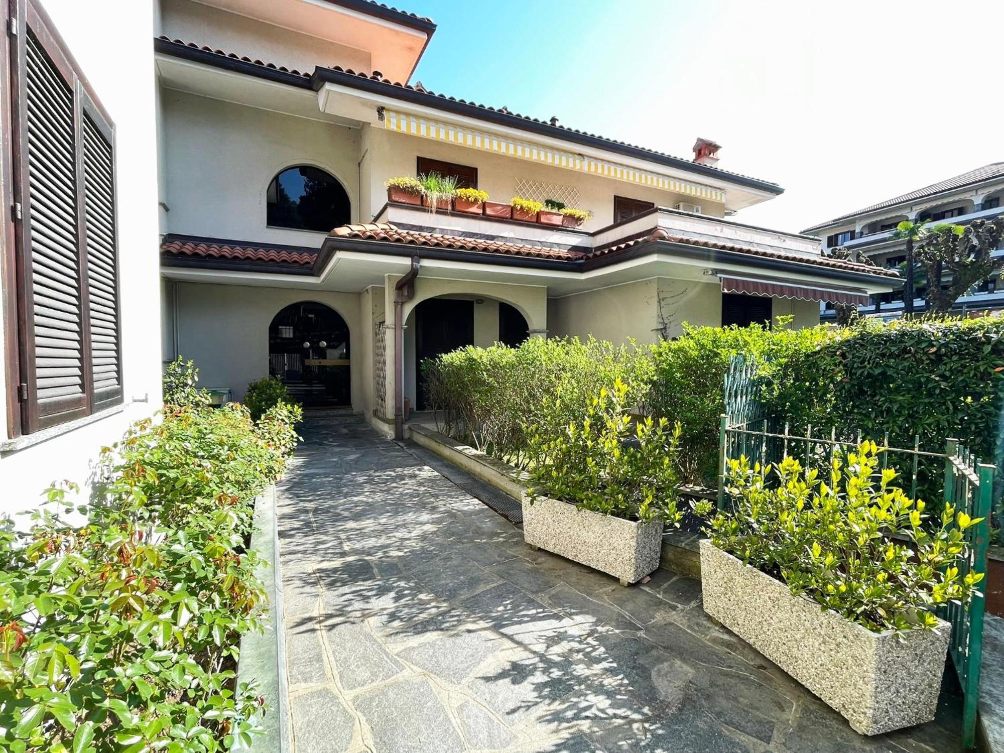 Lovingstresa 2 Brand New Apartment Exterior photo